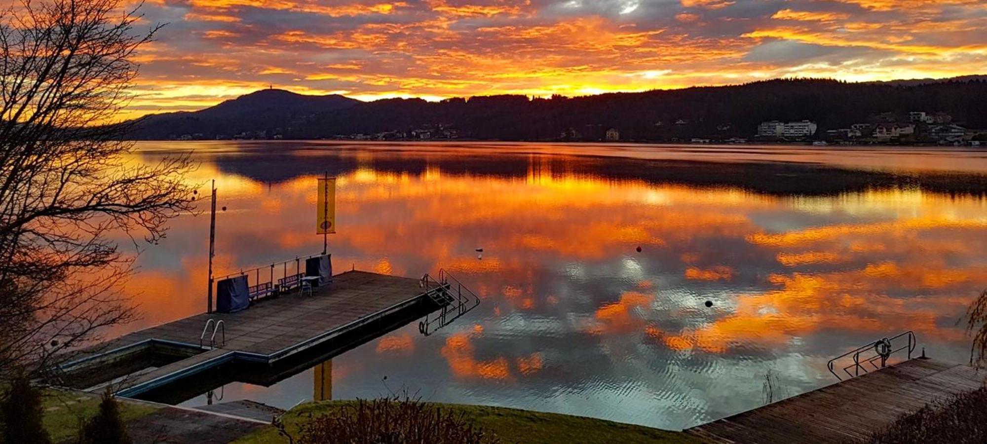 Barry Memle Directly At The Lake เวลเดน อัม เวิร์ทเทอร์ซี ภายนอก รูปภาพ